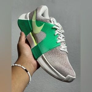 Nike GP Challenge 1 Premium size 6 Tennis Shoes Sports Hard Court .FJ2044-001.